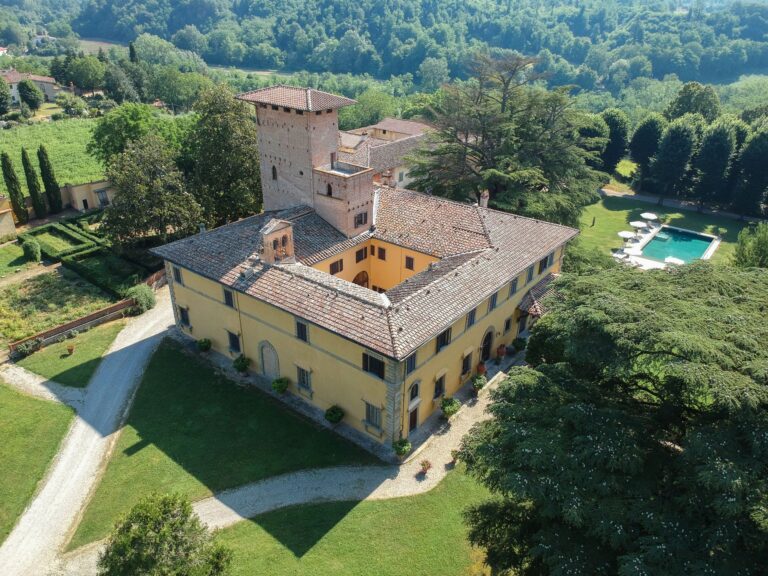 Tuscany's Cultural Mastery at Castello del Monsignore